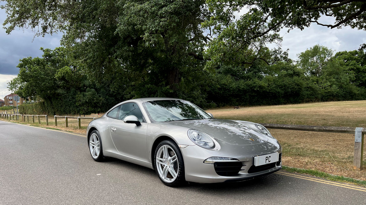 Porsche 991 C2 Coupe PDK SPecial Order GT Silver Sunroof Model Superb Car
