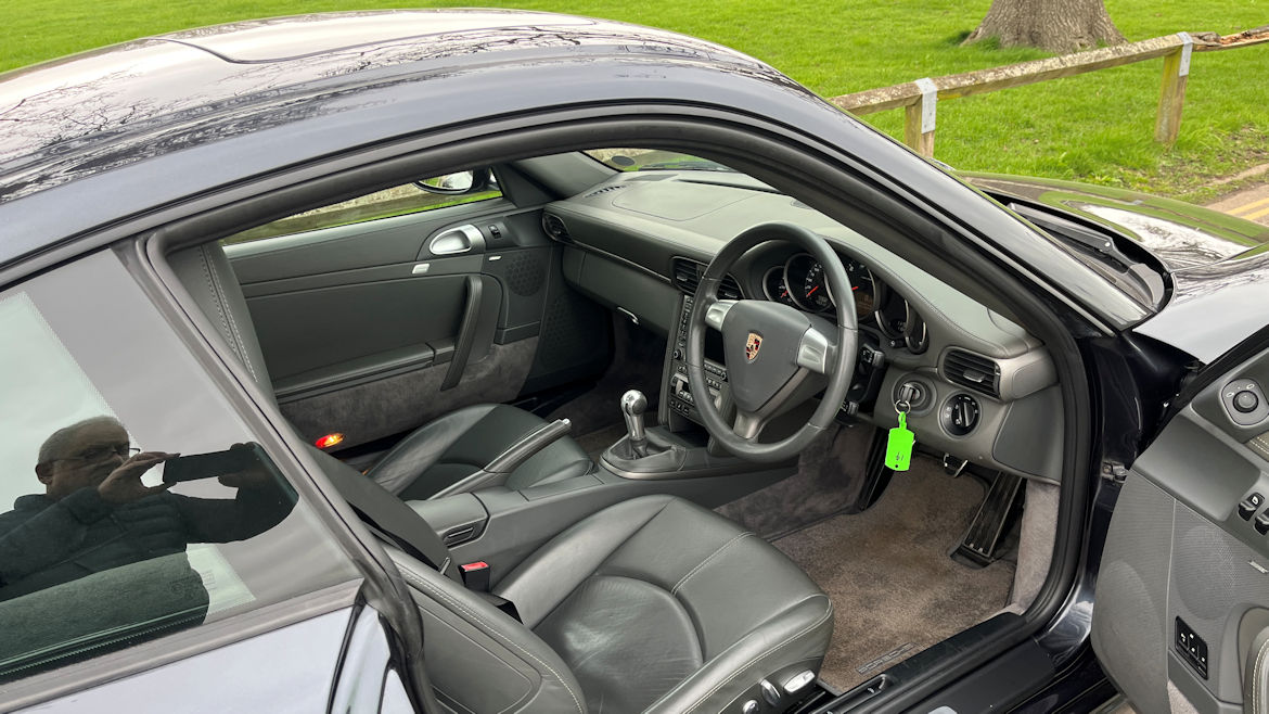 Porsche 997 C2 Coupe Manual Superb Car Nice Spec 