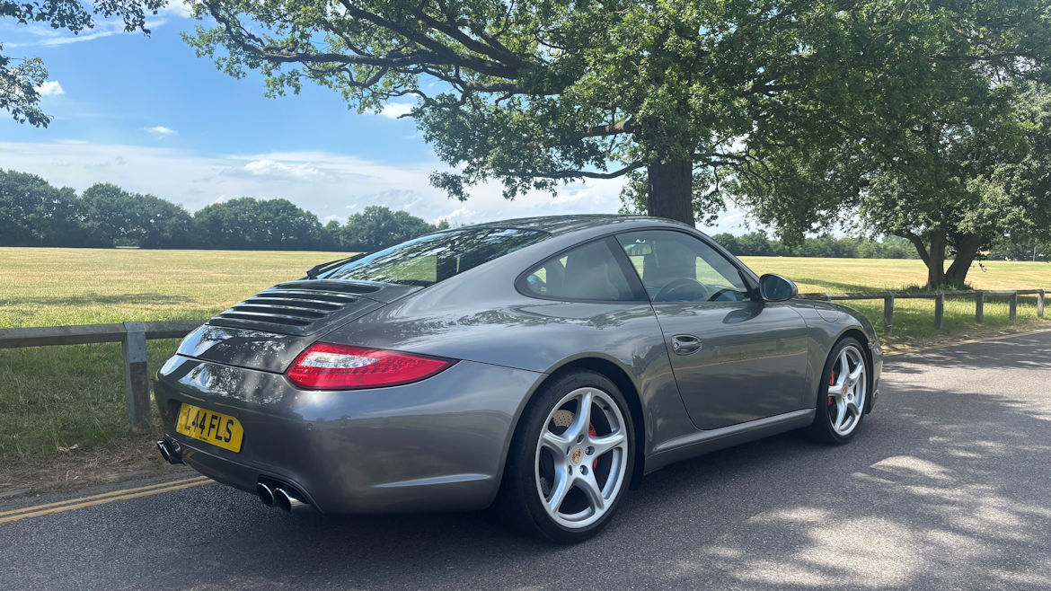 Porsche 997 C2 Gen 2 PDK Coupe  In Truly Superb Condition Nice Spec
