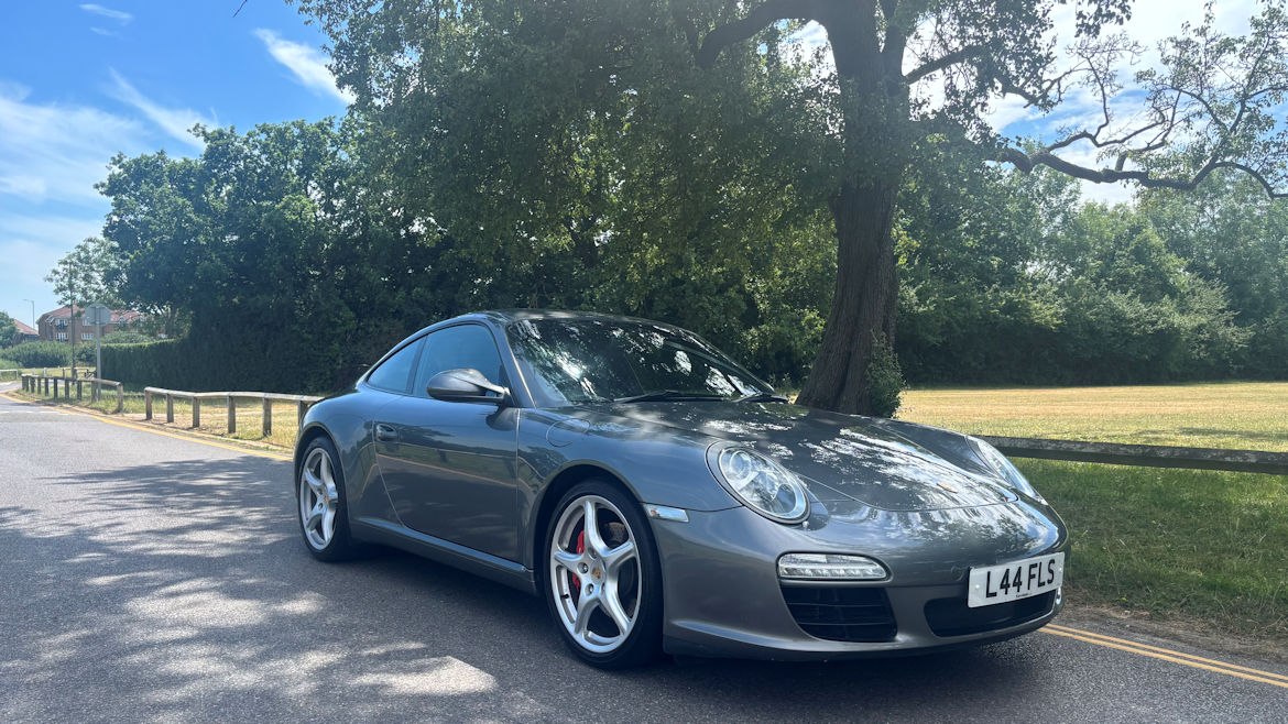 Porsche 997 C2 Gen 2 PDK Coupe  In Truly Superb Condition Nice Spec